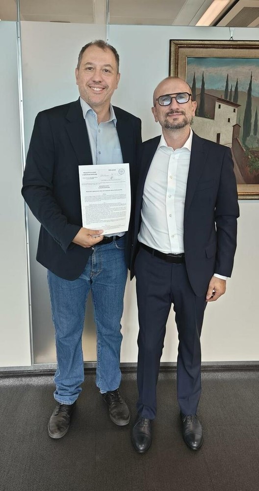 Commercio di prossimità: l'Assessore regionale Comazzi sostiene la proposta di legge di Confesercenti per salvare i negozi di vicinato Commercio di prossimità: l'Assessore regionale Comazzi sostiene la proposta di legge di Confesercenti per salvare i negozi di vicinato