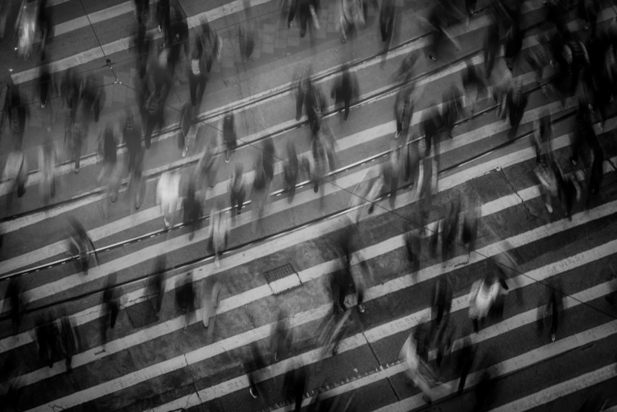 Ceto medio sotto pressione: redditi fermi e fiducia in calo