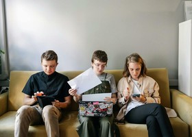 Giovani e mercato del lavoro: adattarsi o resistere?