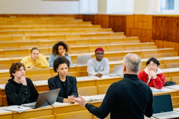 Regione Veneto - Università e imprese, la Regione porta nelle aziende i brevetti degli Atenei. Presidente Stefani: “Le idee dei nostri giovani devono diventare innovazione e lavoro” Regione Veneto - Università e imprese, la Regione porta nelle aziende i brevetti degli Atenei. Presidente Stefani: “Le idee dei nostri giovani devono diventare innovazione e lavoro”