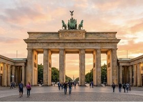 Sovranismo bancario tedesco di Merz. Il Muro contro UniCredit e l'Europa Sovranismo bancario tedesco di Merz. Il Muro contro UniCredit e l'Europa