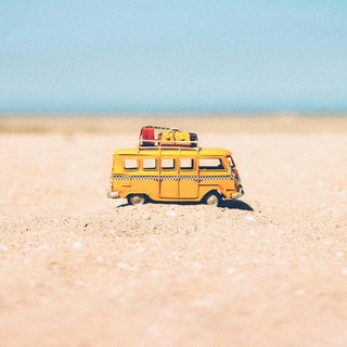 Vacanza all’italiana 2025, un giro d’affari di 35 miliardi di euro. Saranno invece 8,4 milioni coloro che vi rinunceranno, di cui il 69% per ragioni economiche