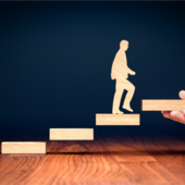 La leva strategica per la crescita dell'individuo e del gruppo grazie al coaching. La leva strategica per la crescita dell'individuo e del gruppo grazie al coaching.