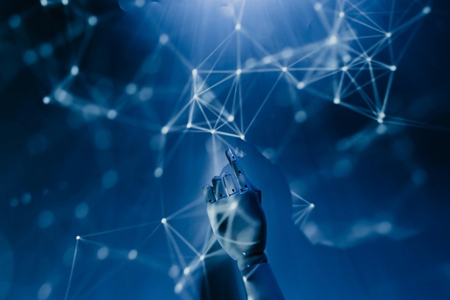 La rivoluzione nell’era dell’Intelligenza Artificiale. Il pronostico: in 10 anni il Pil italiano salirà di 38 miliardi con un aumento della produttività del 1,8%  
