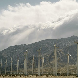 Rinnovabili in frenata: minori installazioni e incertezza sui costi nel 2025