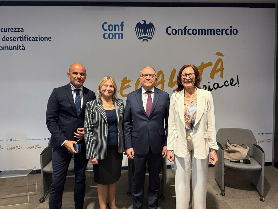 Legalità economica, OPTIME scende in campo con Confcommercio: “Così si difende la democrazia” Legalità economica, OPTIME scende in campo con Confcommercio: “Così si difende la democrazia”