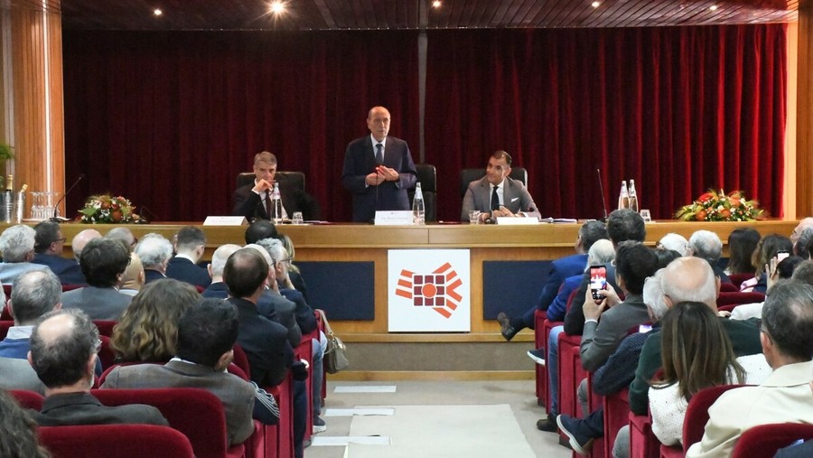 Marmo veneto, Bitonci: «Distretto strategico, puntare su giovani e formazione»