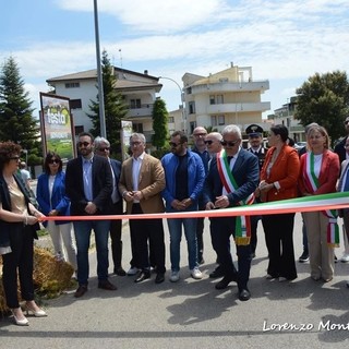Dieci anni di “Libri per tutti”: in Piemonte la lettura accessibile diventa una rete con 135 scaffali e oltre 9.000 volumi