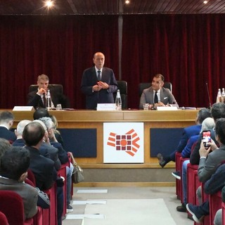 Marmo veneto, Bitonci: «Distretto strategico, puntare su giovani e formazione»