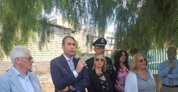 Catania, nasce una nuova area verde al “San Giovanni Bosco”: alberi piantati da operai e giovani dell’istituto penale