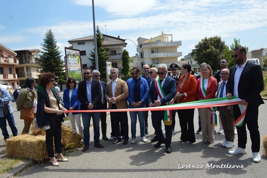 Dieci anni di “Libri per tutti”: in Piemonte la lettura accessibile diventa una rete con 135 scaffali e oltre 9.000 volumi Dieci anni di “Libri per tutti”: in Piemonte la lettura accessibile diventa una rete con 135 scaffali e oltre 9.000 volumi