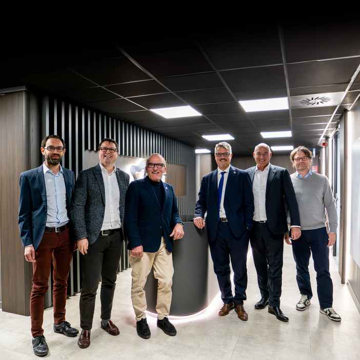 TXT InfraWise: nasce la startup per il monitoraggio “AI‑native” delle infrastrutture critiche