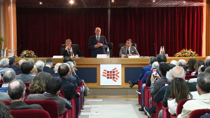 Marmo veneto, Bitonci: «Distretto strategico, puntare su giovani e formazione»