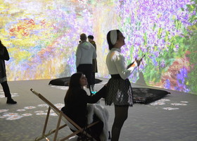 Il Futuro dell’Arte è un’Esperienza “Live”. Il mercato delle mostre immersive vola verso i 15 miliardi di dollari Il Futuro dell’Arte è un’Esperienza “Live”. Il mercato delle mostre immersive vola verso i 15 miliardi di dollari