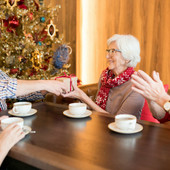 Natale in compagnia, a Sanremo la risposta alla solitudine degli anziani