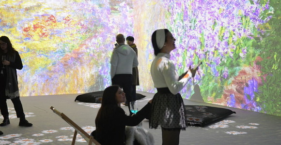 Il Futuro dell’Arte è un’Esperienza “Live”. Il mercato delle mostre immersive vola verso i 15 miliardi di dollari Il Futuro dell’Arte è un’Esperienza “Live”. Il mercato delle mostre immersive vola verso i 15 miliardi di dollari