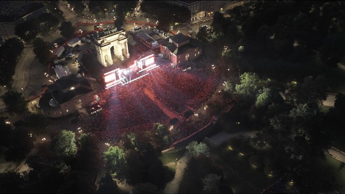 Party Like a Deejay 2026, record di presenze a Milano: 270mila persone e boom sui social Party Like a Deejay 2026, record di presenze a Milano: 270mila persone e boom sui social