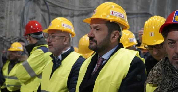 Svolta per la “Perla del Tirreno”: arriva un Commissario per la galleria fantasma di Castrocucco Svolta per la “Perla del Tirreno”: arriva un Commissario per la galleria fantasma di Castrocucco