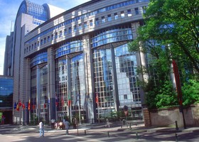 Un concorso per portare gli studenti abruzzesi a Bruxelles Un concorso per portare gli studenti abruzzesi a Bruxelles