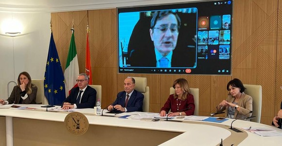 Sicilia, via alla cabina di regia per la legge antimafia “Liberi di scegliere”: 3 milioni di euro per strappare i giovani alla criminalità Sicilia, via alla cabina di regia per la legge antimafia “Liberi di scegliere”: 3 milioni di euro per strappare i giovani alla criminalità