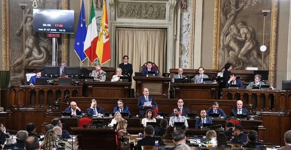 Schifani tira le somme all'Ars: "Dal disavanzo di 4 miliardi a una Sicilia più credibile. Ora completiamo il risanamento" Schifani tira le somme all'Ars: "Dal disavanzo di 4 miliardi a una Sicilia più credibile. Ora completiamo il risanamento"