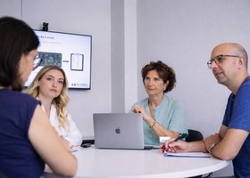 Oncologia di precisione, il collo di bottiglia dei test genomici: solo il 12% dei pazienti accede alle terapie mirate