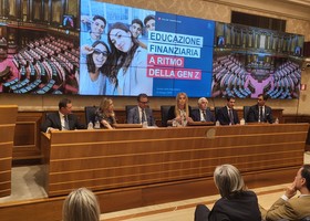 Generazione Z e denaro: social network come banchi di scuola, ma solo un giovane su tre è finanziariamente alfabetizzato
