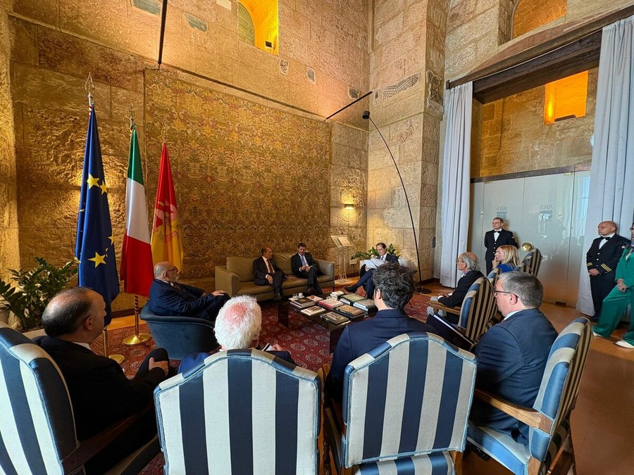Crisi carburanti, la Regione stanzia 30 milioni: via ai contributi per pesca, trasporti e agricoltura