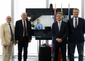 Regione Lombardia - Economia, la "Cabina di regia delle cinque Regioni" lancia il distretto manifatturiero unico del Nord Regione Lombardia - Economia, la "Cabina di regia delle cinque Regioni" lancia il distretto manifatturiero unico del Nord
