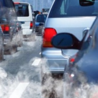 Diesel Euro 5, slitta di un anno il blocco alla circolazione: via libera all’emendamento