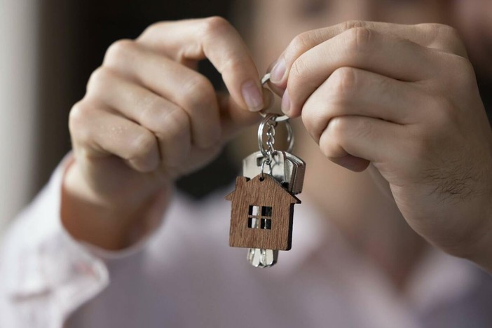 Boom della “nuda proprietà”. In ripresa il mercato immobiliare tra venditori anziani e giovani investitori Boom della “nuda proprietà”. In ripresa il mercato immobiliare tra venditori anziani e giovani investitori