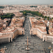 I conti in rosso del Vaticano: ora tocca a Papa Robert Francis Prevost