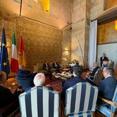 Crisi carburanti, la Regione stanzia 30 milioni: via ai contributi per pesca, trasporti e agricoltura