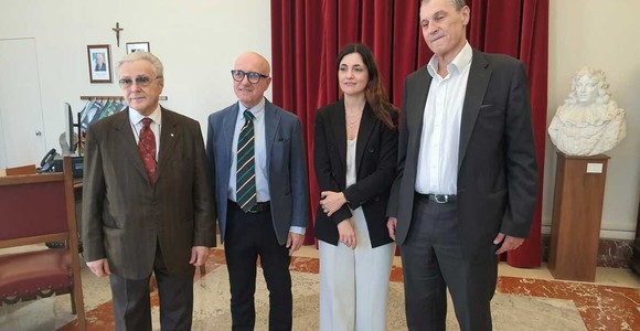 Svolta a Messina, altre 14 famiglie lasciano le baraccopoli: consegnate le chiavi dei nuovi alloggi
