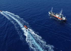 Il ciclone Harry ferma la nave di ResQ, l’organizzazione lancia la campagna “Insieme, torniamo in mare” Il ciclone Harry ferma la nave di ResQ, l’organizzazione lancia la campagna “Insieme, torniamo in mare”