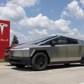 Tesla: una crescita esplosiva tra innovazione e sfide globali