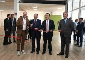 Mafia sconfitta a Brancaccio: i Magazzini diventano una scuola di legalità. Schifani: «Voi ragazzi avete vinto contro Cosa Nostra» Mafia sconfitta a Brancaccio: i Magazzini diventano una scuola di legalità. Schifani: «Voi ragazzi avete vinto contro Cosa Nostra»