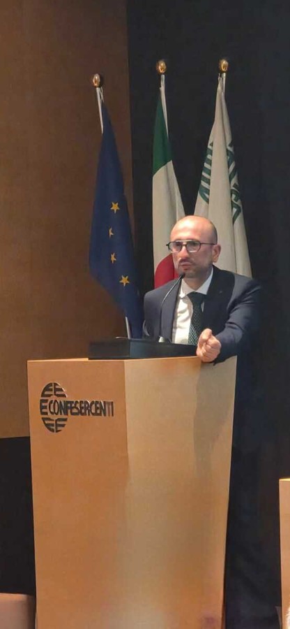 CONFESERCENTI MILANO: ANDREA PAININI RIELETTO ALL’UNANIMITÀ PRESIDENTE PER IL TERZO MANDATO. CONFESERCENTI MILANO: ANDREA PAININI RIELETTO ALL’UNANIMITÀ PRESIDENTE PER IL TERZO MANDATO.