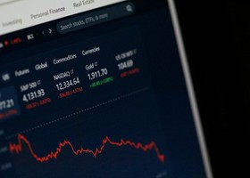 L'intelligenza artificiale prevede il mercato: il modello 'light' della Bayes School riduce gli errori del 30%