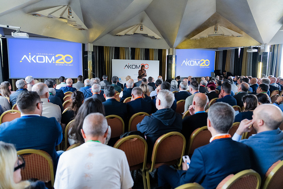 Aikom Technology celebra vent'anni a Rimini: "Attraversare la nebbia del mercato con coraggio e visione"