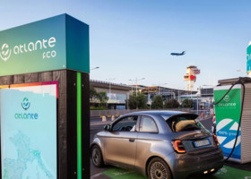 Autostrade, accordo tra Atlante e Autogrill per incentivare i viaggi in elettrico Autostrade, accordo tra Atlante e Autogrill per incentivare i viaggi in elettrico