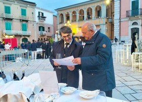 Venosa, Cicala: «L’enogastronomia lucana è vincente. Il vino chiave di sviluppo per tutta la Basilicata» Venosa, Cicala: «L’enogastronomia lucana è vincente. Il vino chiave di sviluppo per tutta la Basilicata»