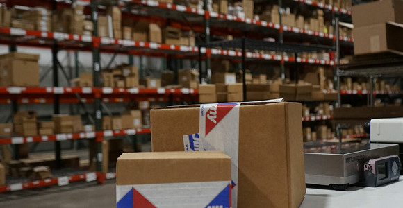 La peak season che non finisce mai. La nuova sfida della logistica per l’e‑commerce La peak season che non finisce mai. La nuova sfida della logistica per l’e‑commerce