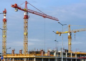 Cantieri e ferie, la rivoluzione silenziosa: l’intelligenza artificiale li monitora da remoto