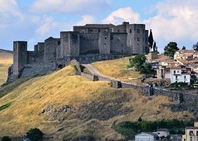 Vulture Città Italiana del Vino 2026: la Basilicata si prepara a un grande progetto enoturistico Vulture Città Italiana del Vino 2026: la Basilicata si prepara a un grande progetto enoturistico