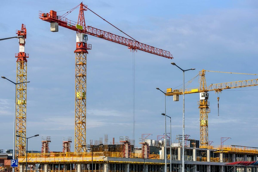 Cantieri e ferie, la rivoluzione silenziosa: l’intelligenza artificiale li monitora da remoto