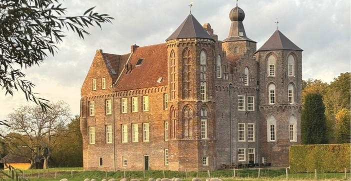 La tecnologia ridà vita a Kasteel Croy. Connettività moderna per un castello del XV secolo La tecnologia ridà vita a Kasteel Croy. Connettività moderna per un castello del XV secolo