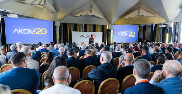 Aikom Technology celebra vent'anni a Rimini: "Attraversare la nebbia del mercato con coraggio e visione"