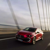 Nuova Renault Clio: la compatta che ridefinisce le regole del segmento