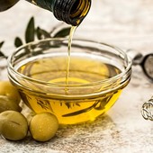 Olio: quotazioni a picco, scambi fermi. Confagri, Unapol e Assofrantoi sollecitano le misure annunciate al Tavolo e interventi straordinari Olio: quotazioni a picco, scambi fermi. Confagri, Unapol e Assofrantoi sollecitano le misure annunciate al Tavolo e interventi straordinari